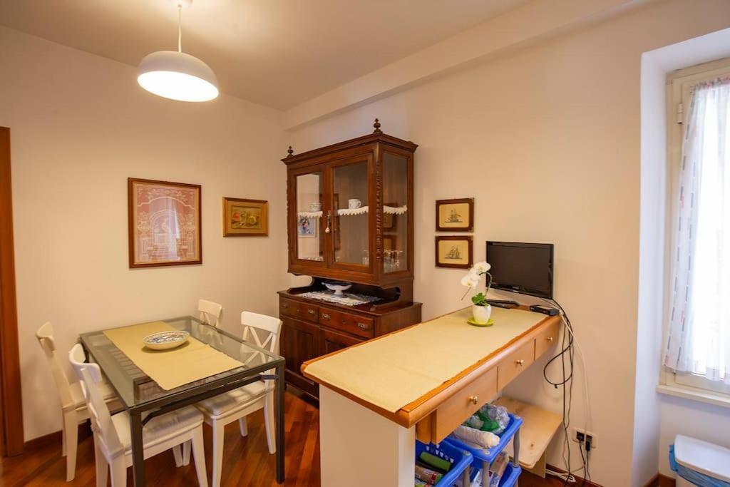 Dimora Al Colosseo, 2 Bedrooms Rome Exterior photo
